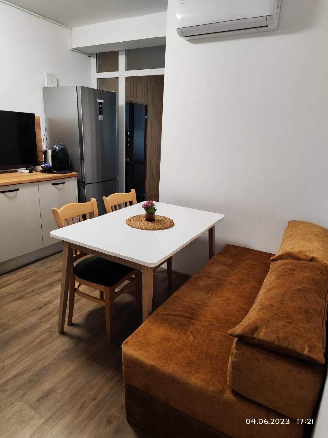 Dety'S Apartment Burgas City Eksteriør billede
